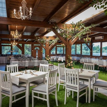 Eden Lounge Restaurant & Pension Veresegyház Εξωτερικό φωτογραφία