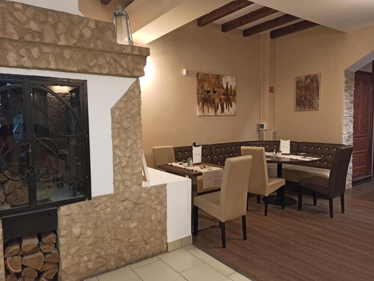 Eden Lounge Restaurant & Pension Veresegyház Εξωτερικό φωτογραφία
